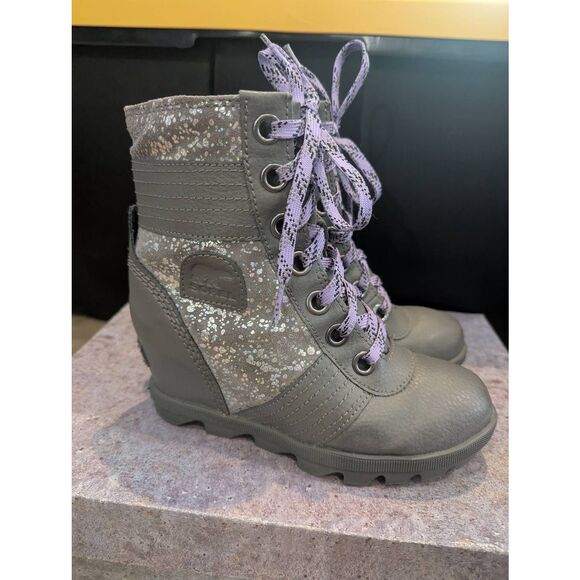SOREL Lexi Youth Wedge Boots Sz 1 Gray w/ Silver Splash Glitter Purple Laces - Picture 2 of 8